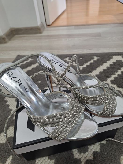 Sandale dama cu barete marimea 39