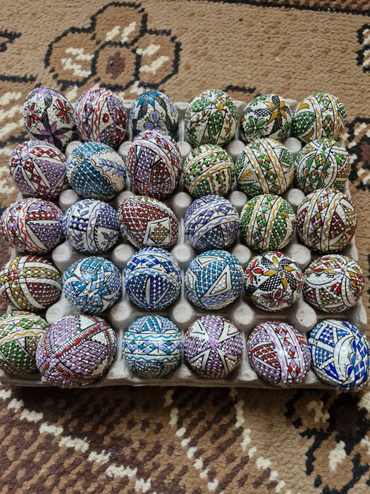 Ouă încondiate de rață și lemn