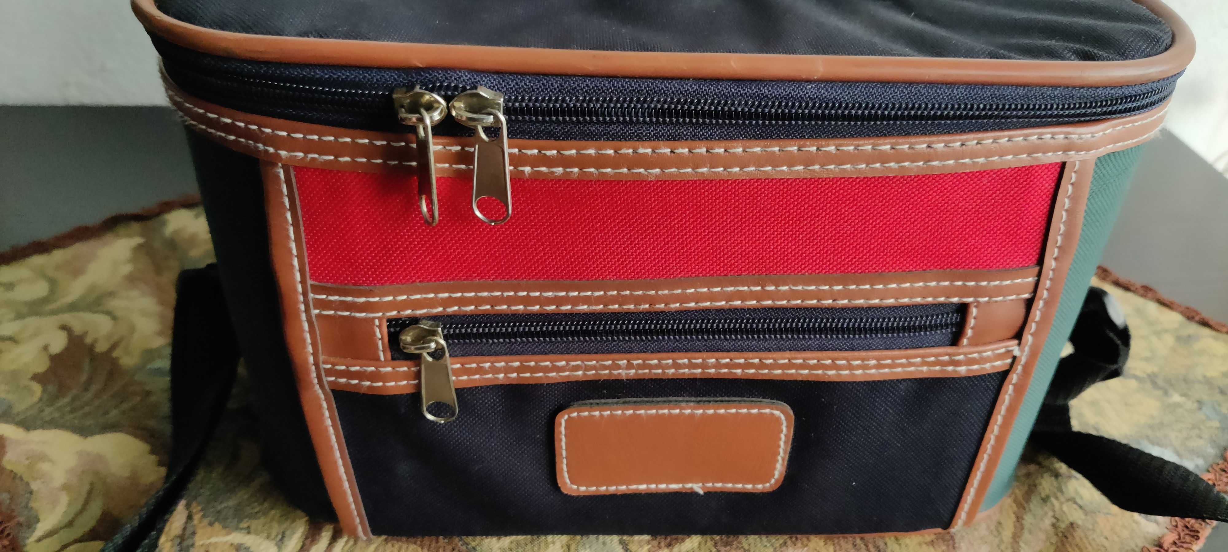 geanta cosmetice incapatoare, stare excelenta,  27 cm * 21 cm * 18 cm