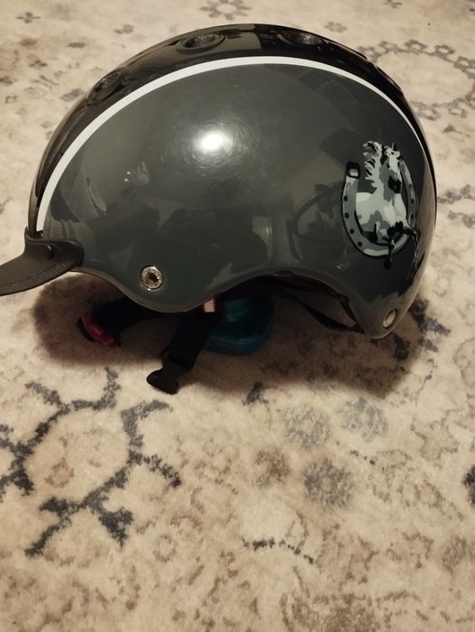 Cască echitație în condiții foarte bune.