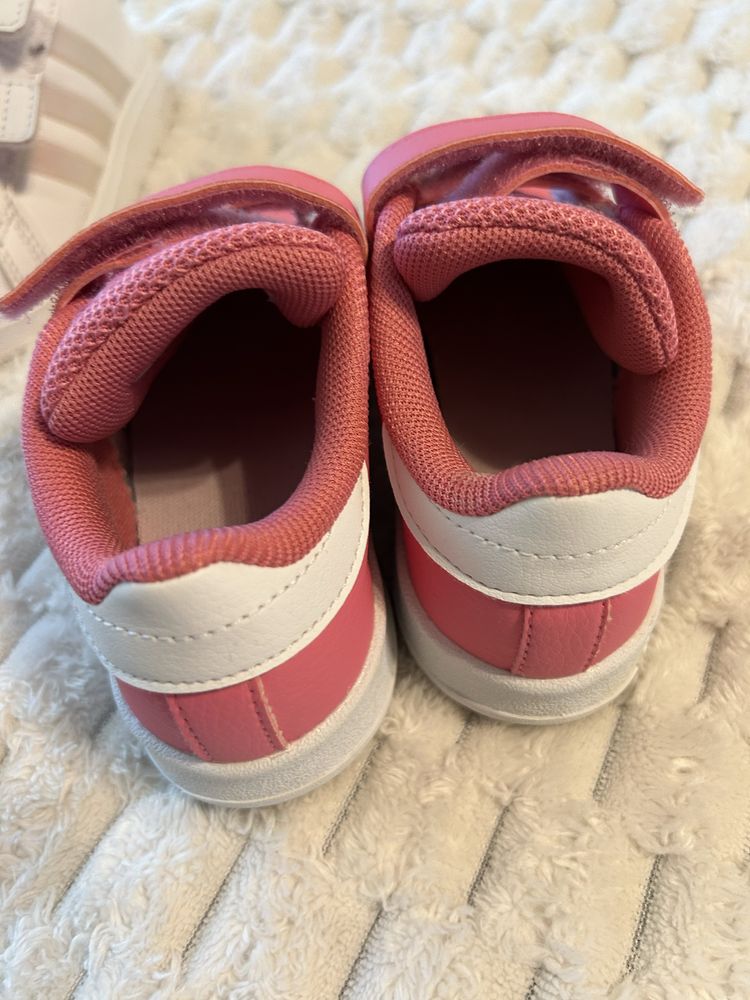Детски обувки 24,25,26 номер adidas