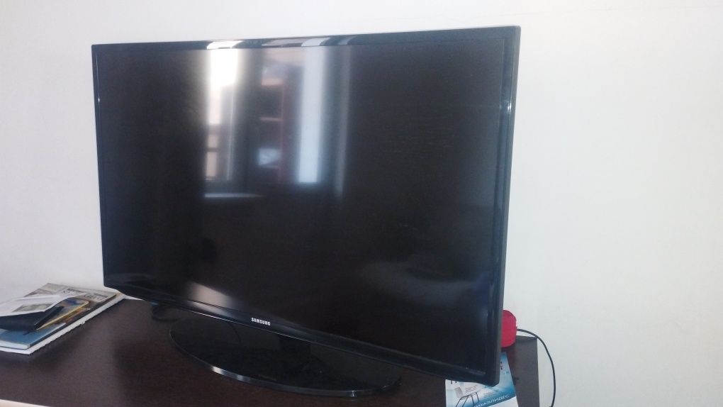 Продам LED-телевизор Самсунг в хорошем состоянии