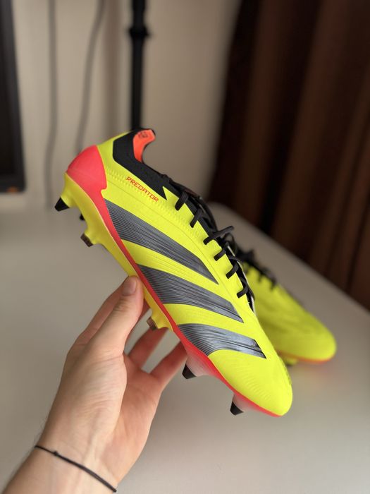 Ghete fotbal Adidas Predator ELITE