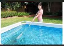 Aspirator piscina Intex cu acumulator si brat telescopic. 
B