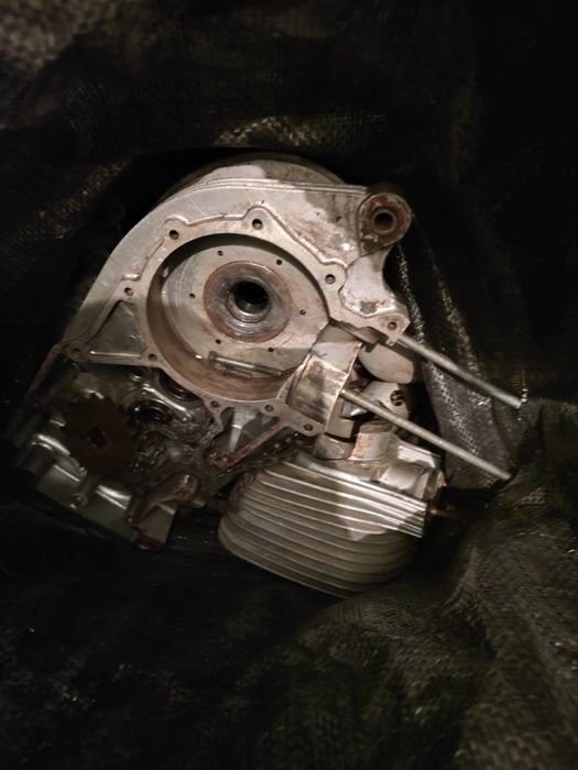 Разглобен двигател от МЗ 175 кубика