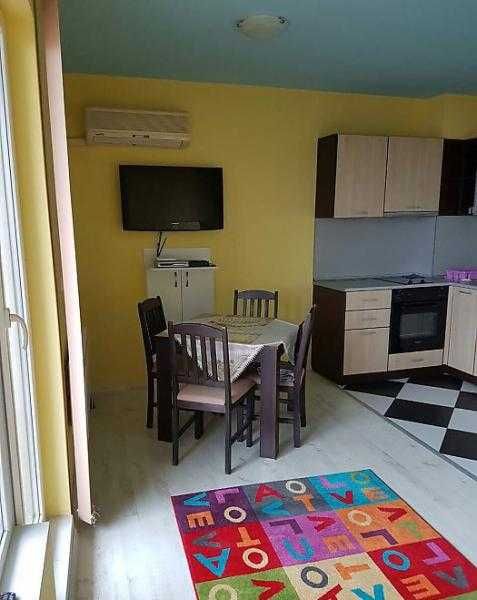 Отличен двустаен апартамент в Лазур