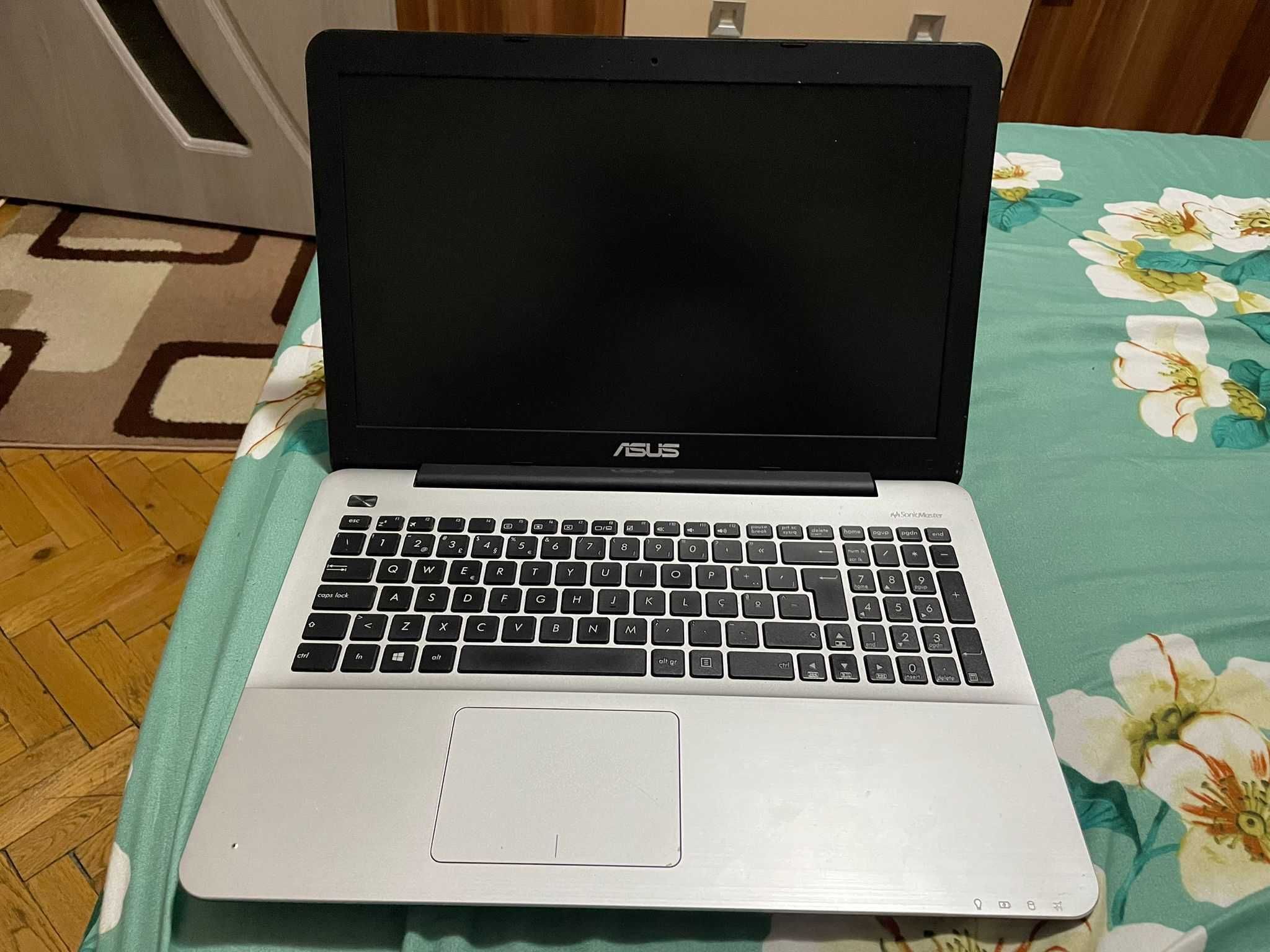 Laptop ASUS X555L i7-5500U 2.4Ghz 8GB RAM 1TB HDD