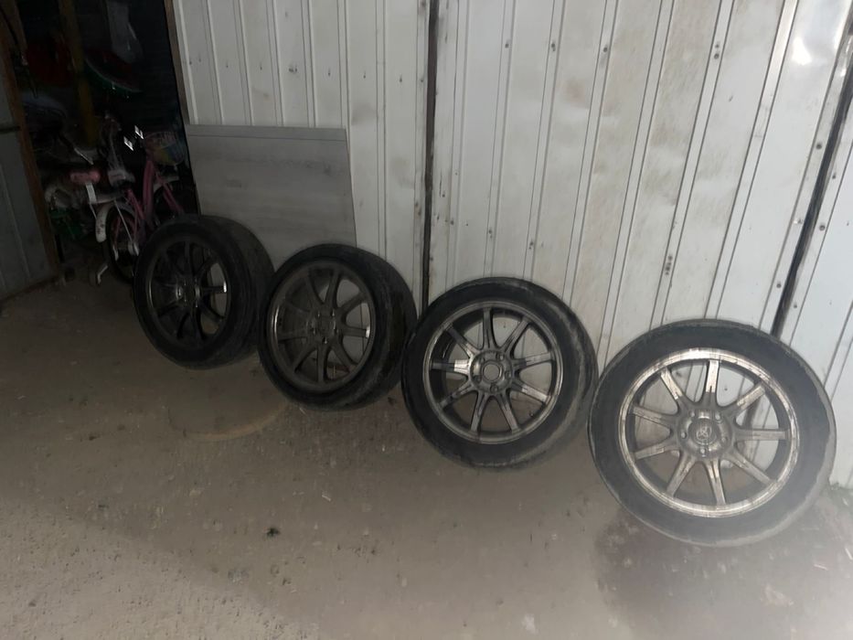 Сатылады !!! Продаётся диски 5х114.3 в подарок летные шины !!! срочно.