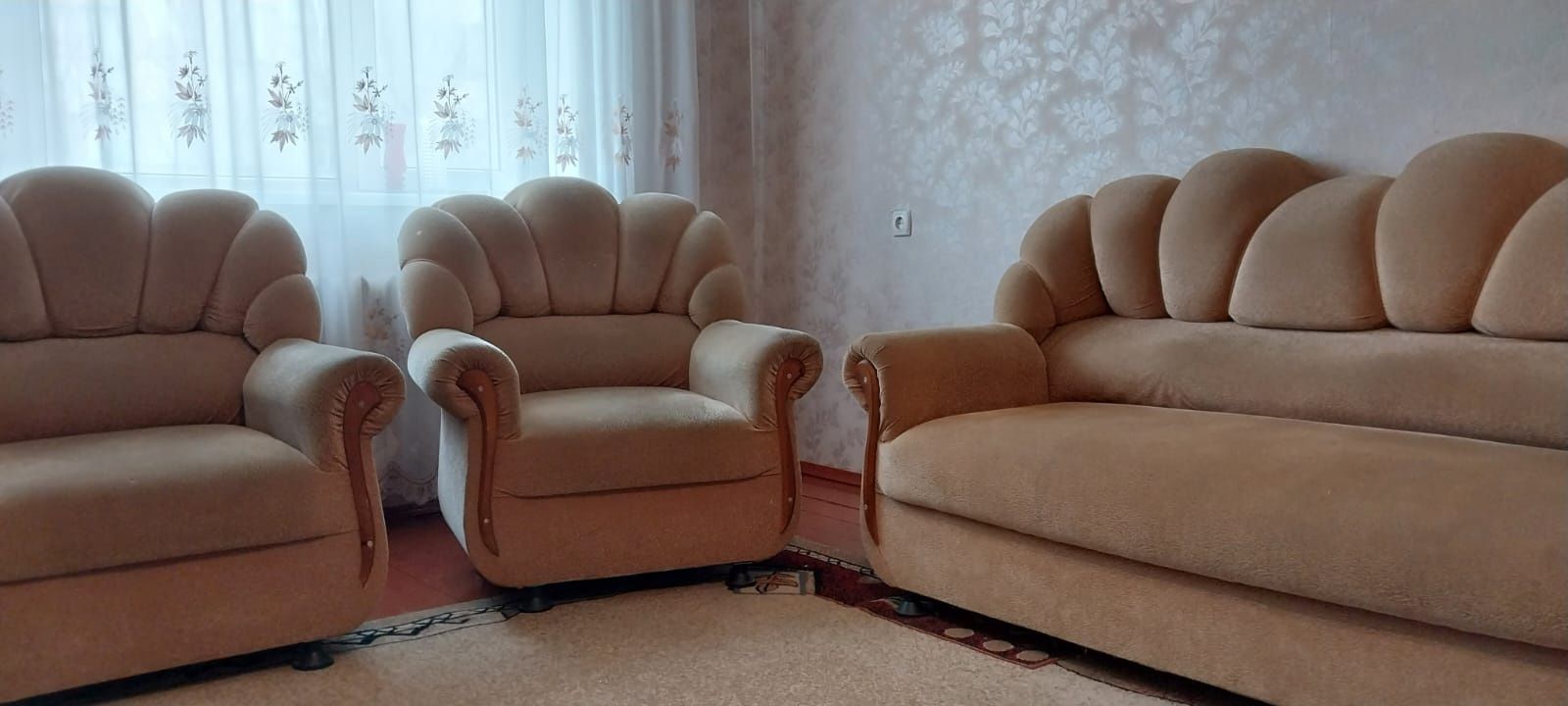 Мебель для гостиной и спальни