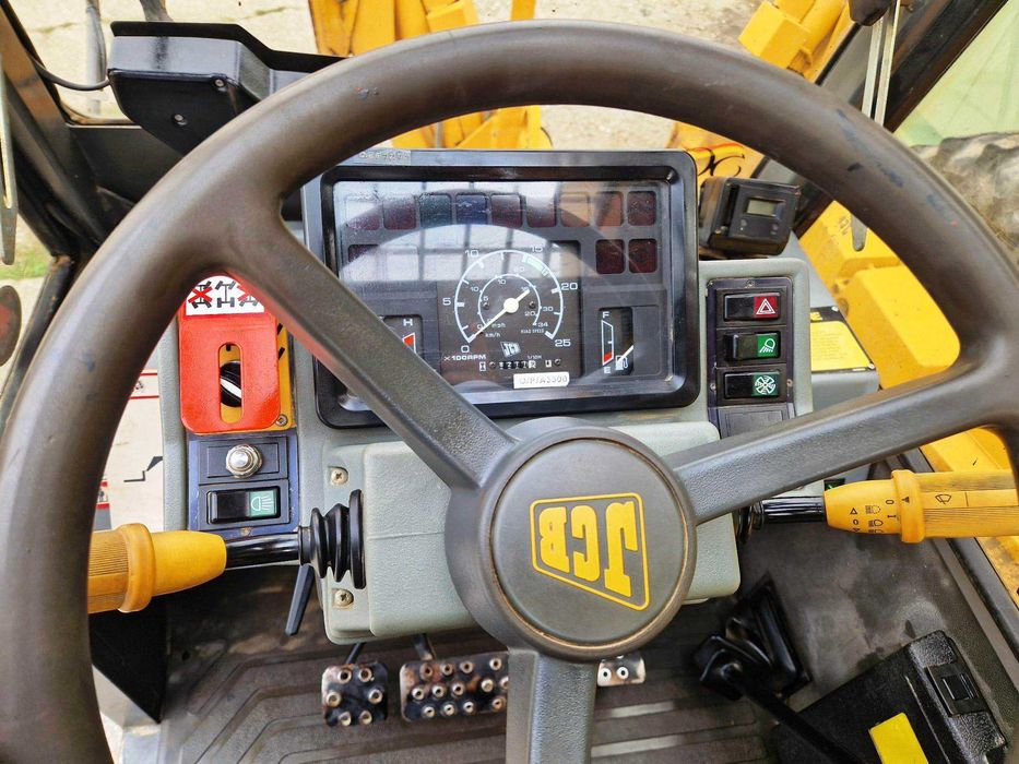 Incarator frontal telescopic JCB 530-110