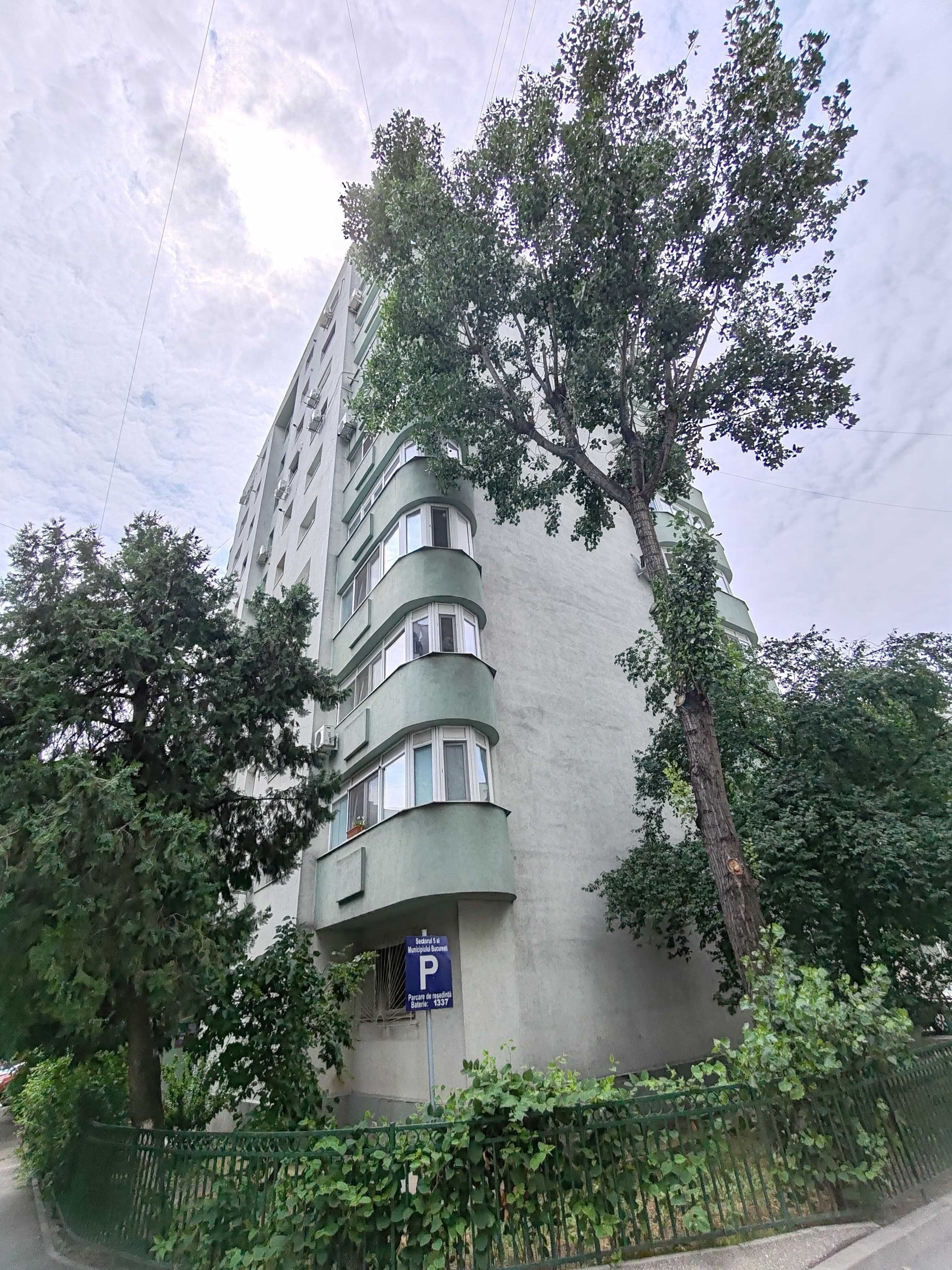 2 Camere, Decomandat. Centrală, An '82, Reabilitat, Mobilat-Utilat