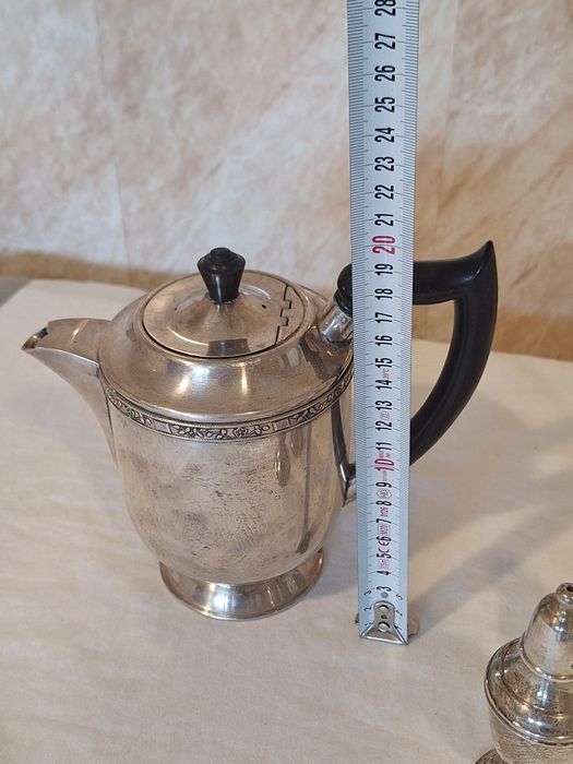 Английски посребрени съдове