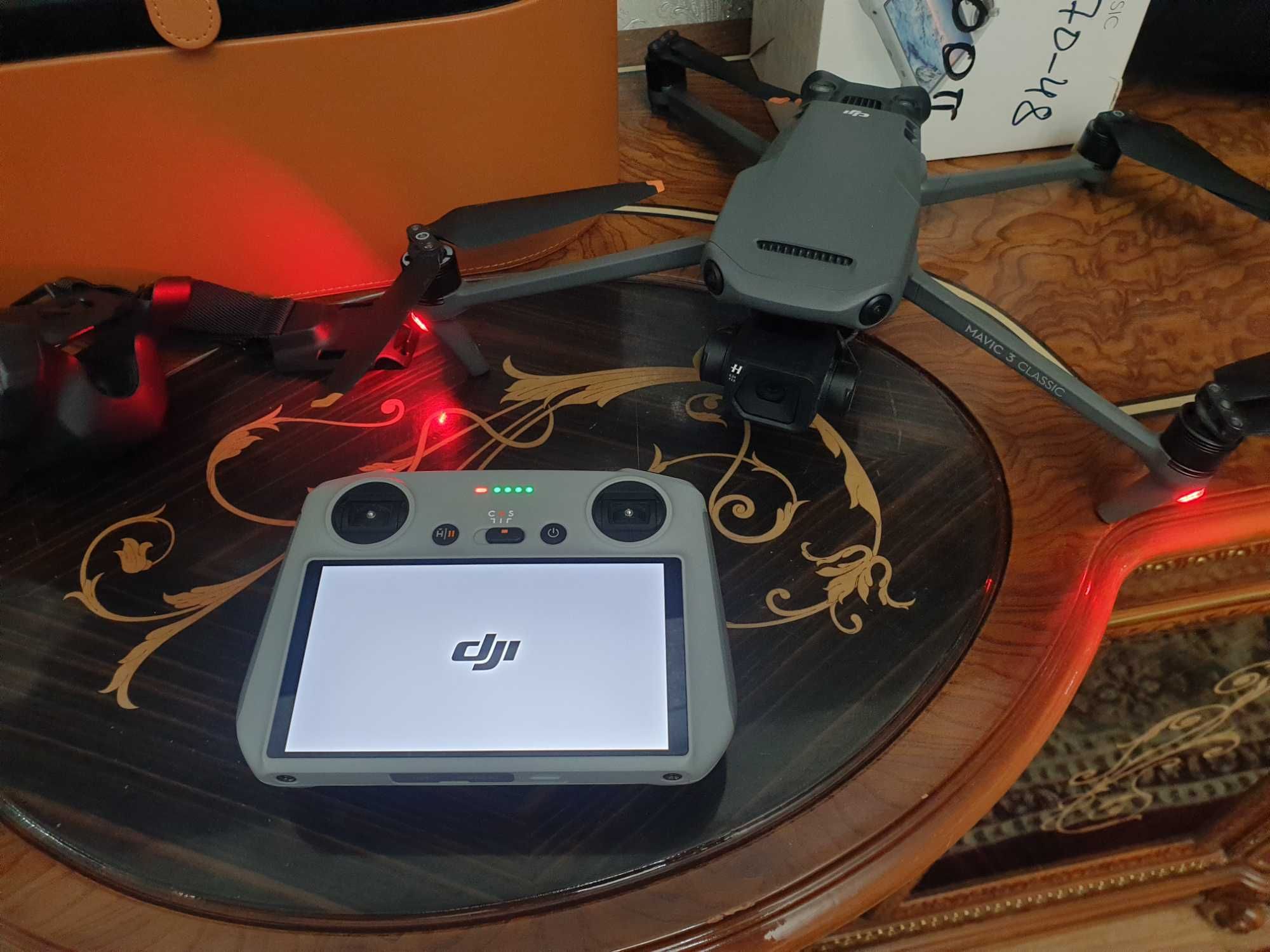 Продам квадрокоптер DJI Mavic 3 classic с RS пультом
