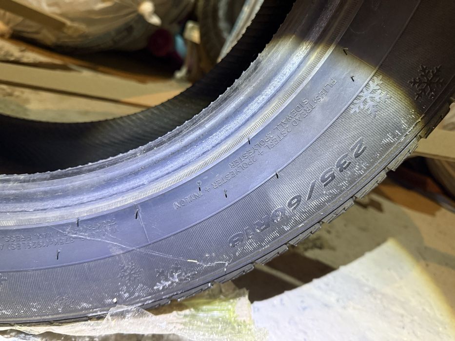 Шины зимние бу 235/60/18 продам