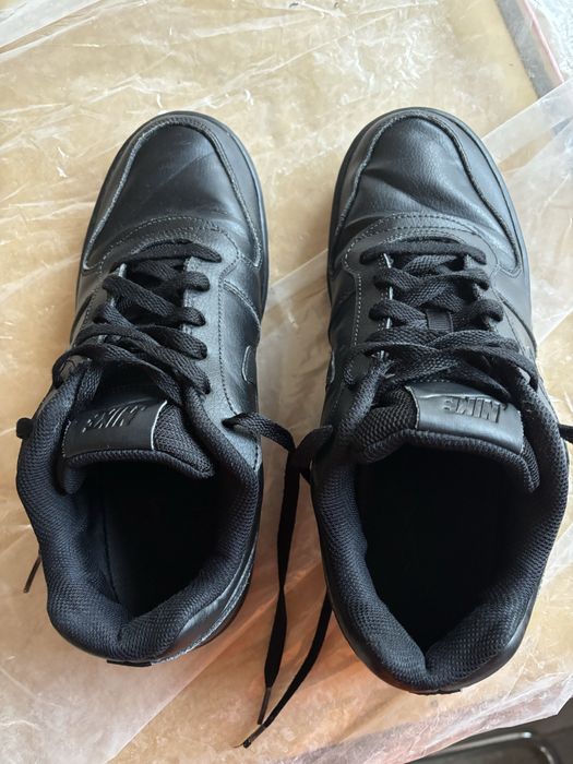 Маратонки Nike.