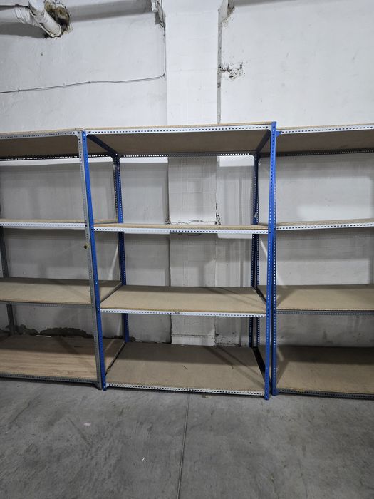 Продаются металлические стеллажи с полками из ДСП