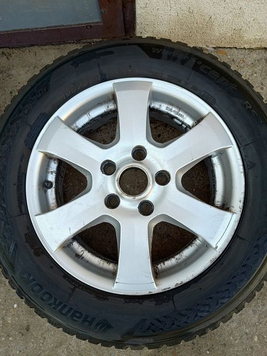 Jante Volkswagen cu anvelope iarna  195/65/15