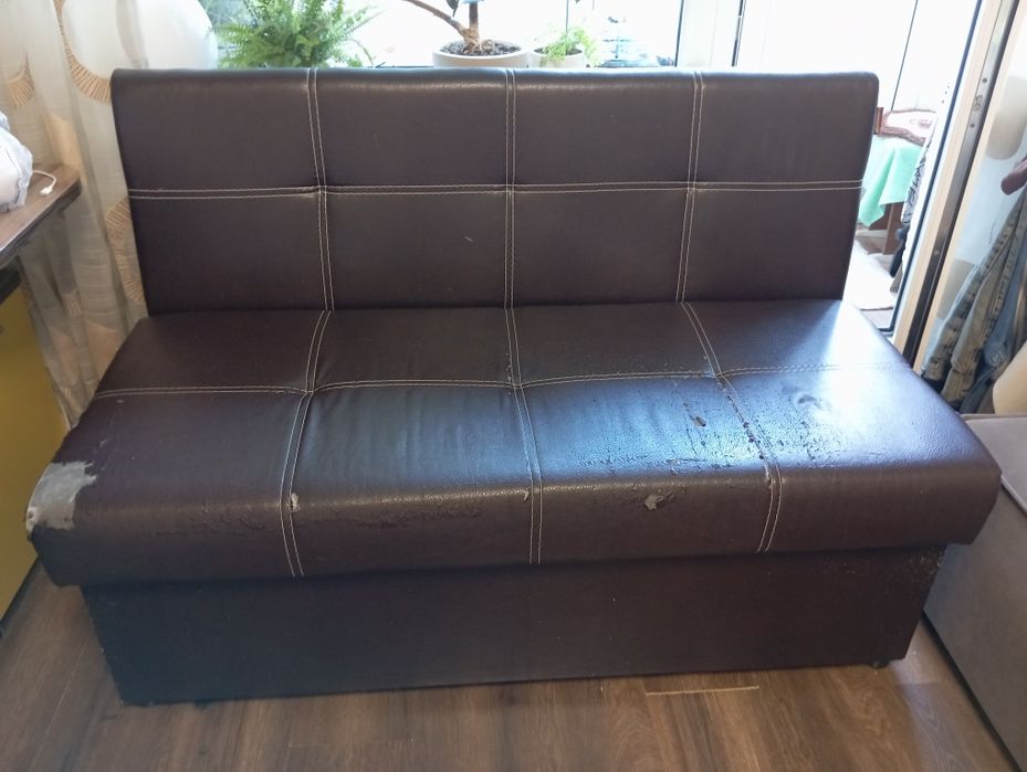 Продам диванчик для кухни 1.30