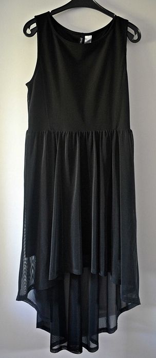 Vând pachet de 5 rochii,  toate la 110 lei