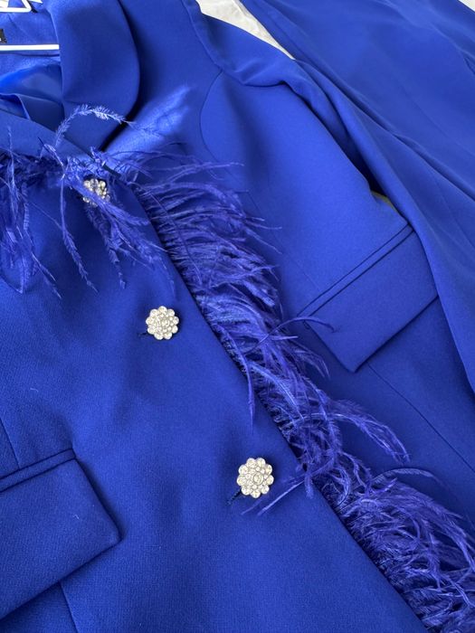 Нов син костюм 42