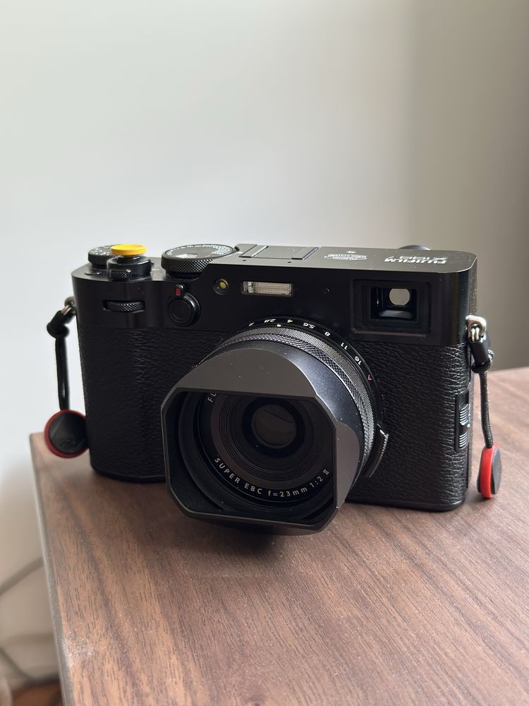 Fujifilm X100V, squarehood, weather kit и още много аксесоари!