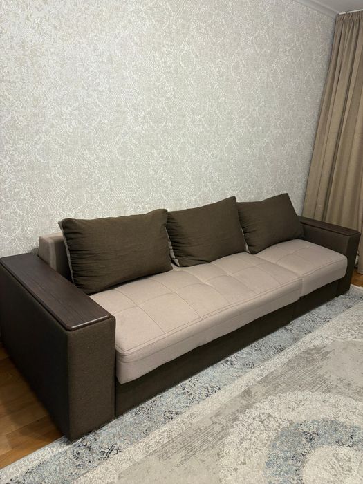 Диван с выдвижным язычком