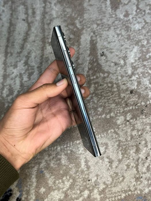 Samsung galaxy s23 ultra 5G 12/256gb holati 9/10