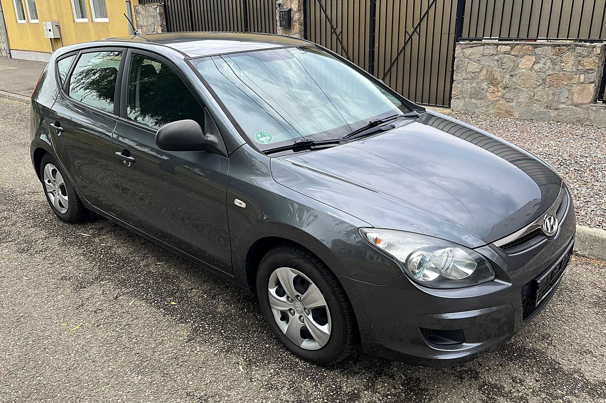 HYUNDAI i30 1.4 MPI Simplu 109 CP 04/2009 Adus acum, Clima functionala