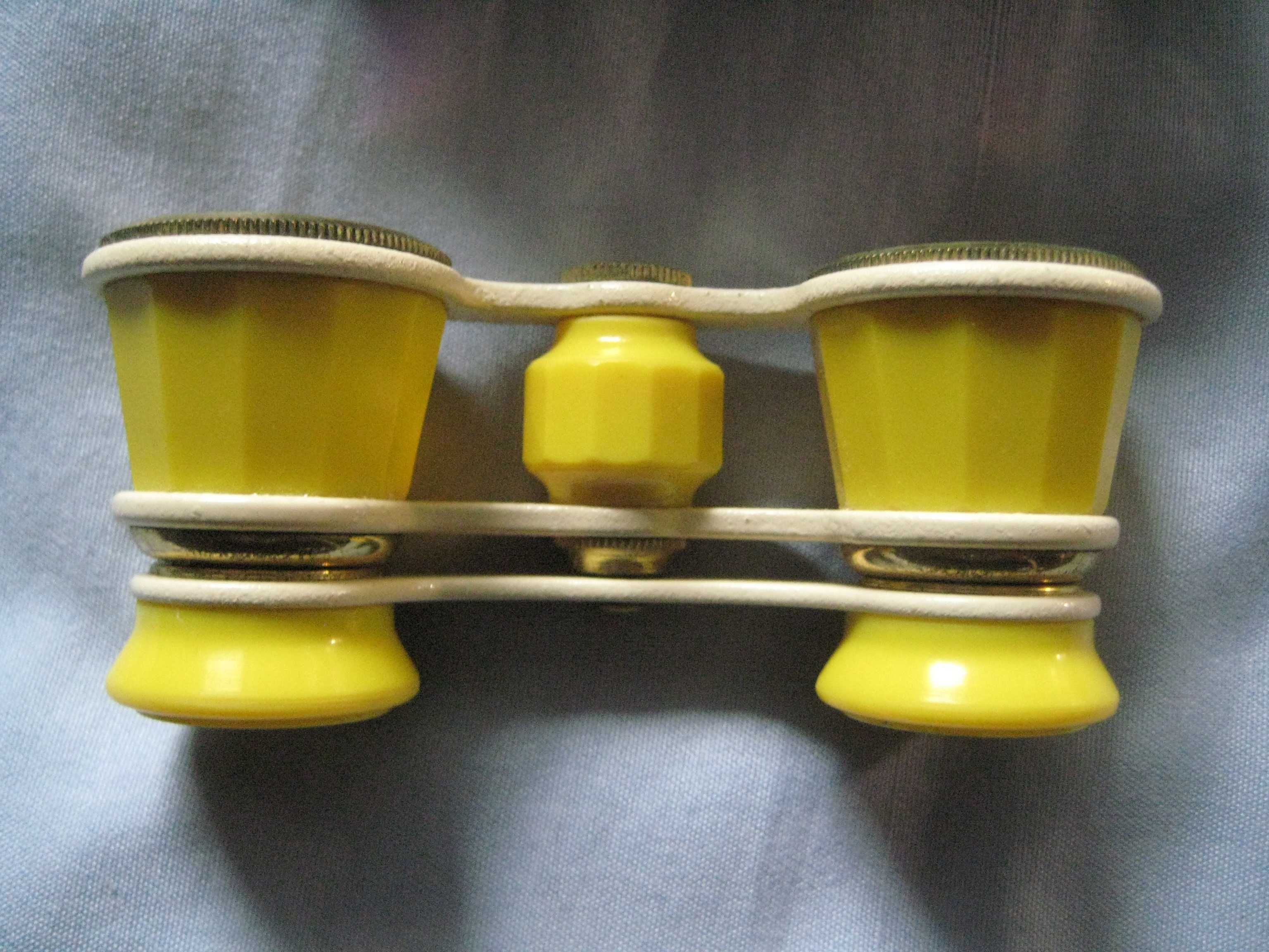 Продавам театрален бинокъл MADE IN USSR лимитиран жълт