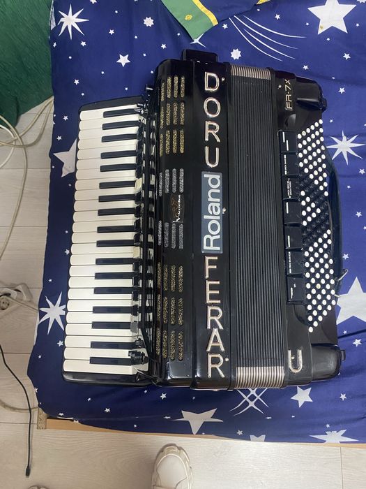 Vand sau schimb  Roland FR 7x