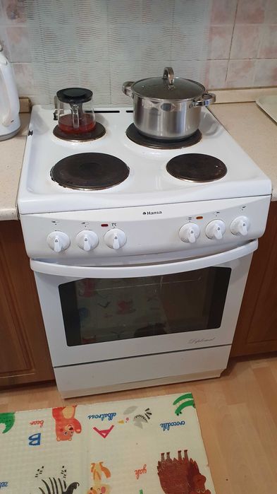 Срочно продам плиту электрическую Hansa 60см