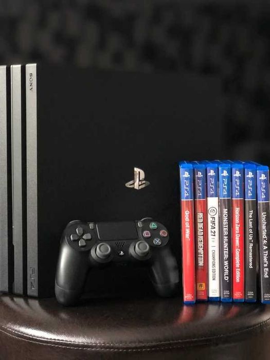Playstation 4 PRO / Controller / 8 jocuri