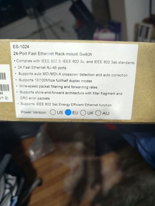 Switch edimax es 1024 cu 24 porturi 10/100Mbit/s