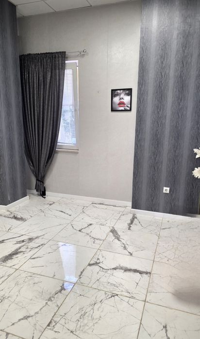 Дава се под наем  в Варна, Колхозен пазар -  кв.м за 220 € - Снимка #7