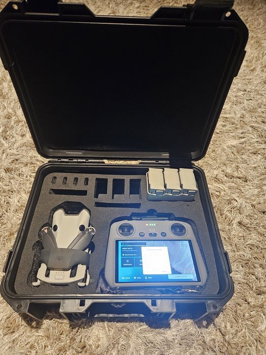 Vand Drona DJI Mini 4 Pro Fly More Combo