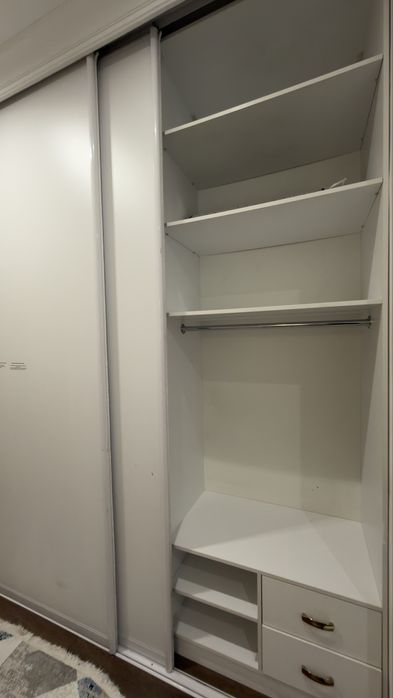 Шкаф большой вместительный