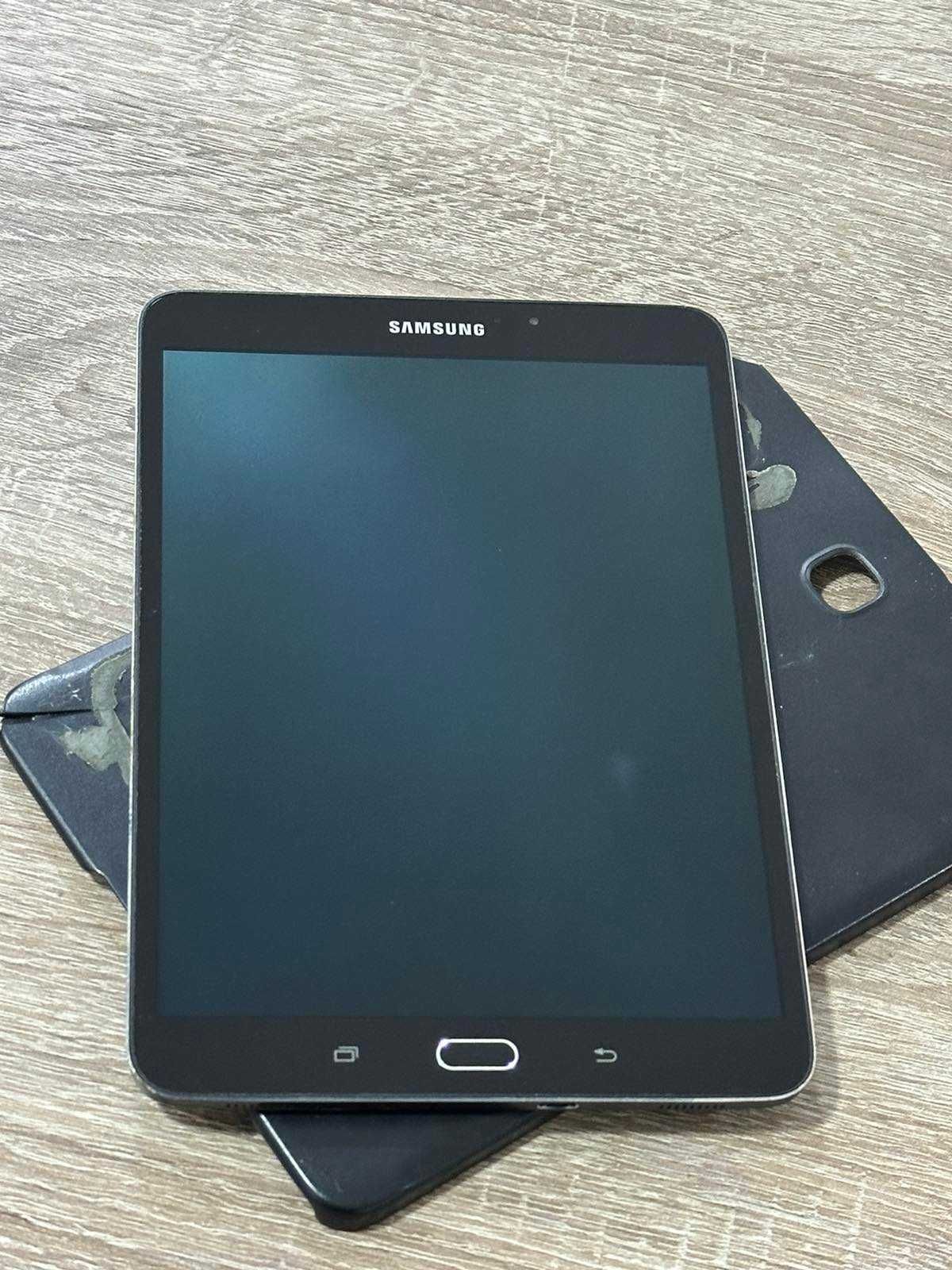 Продавам Samsung Tab S2