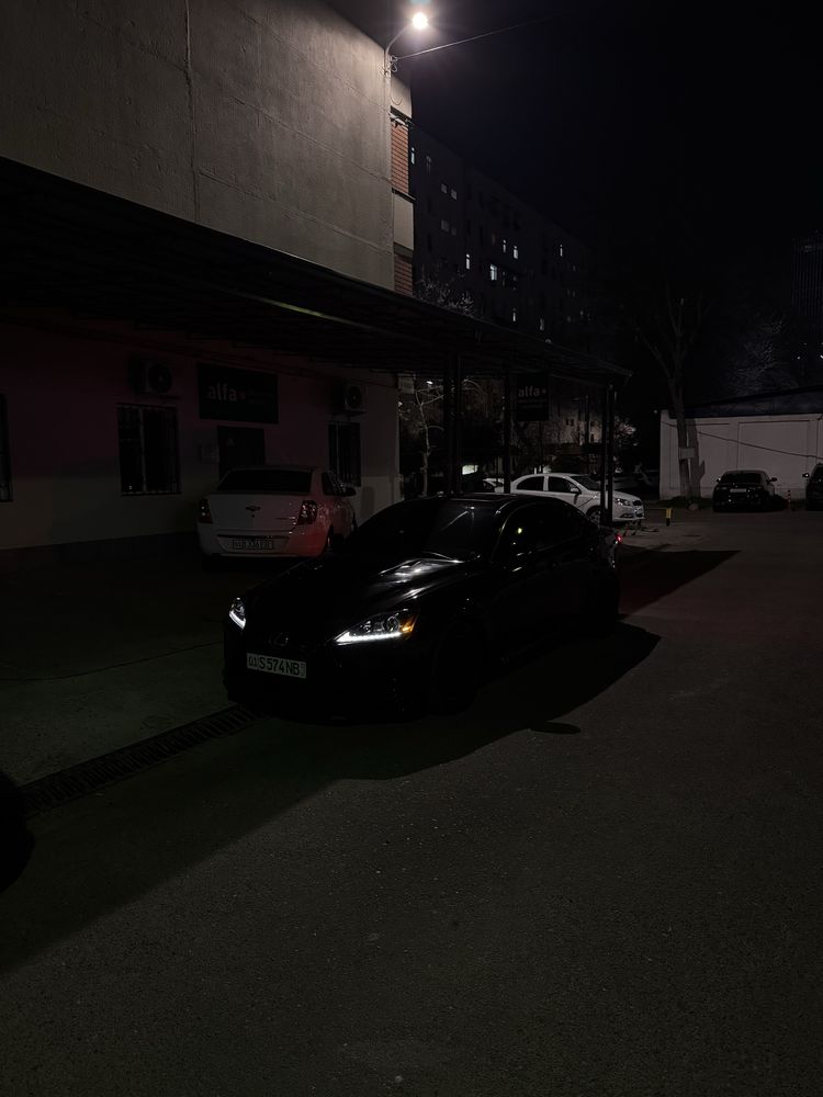 Продам Lexus is430v8 Читайте описание Хорошую скидку сделаю. Срочно!!!