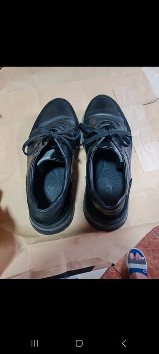 Adidasi piele marimea 40