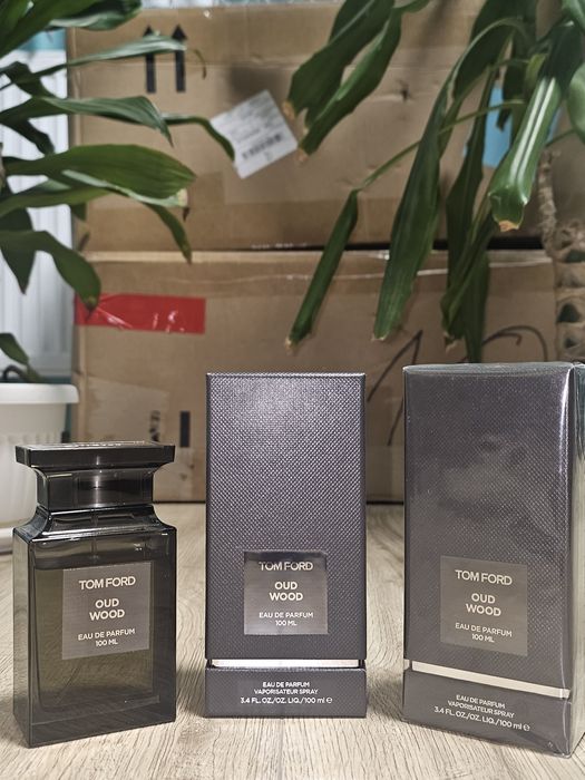 2бр. 2020 бач Tom Ford Oud Wood 100ml Неразпечатан, 90ml оригинален