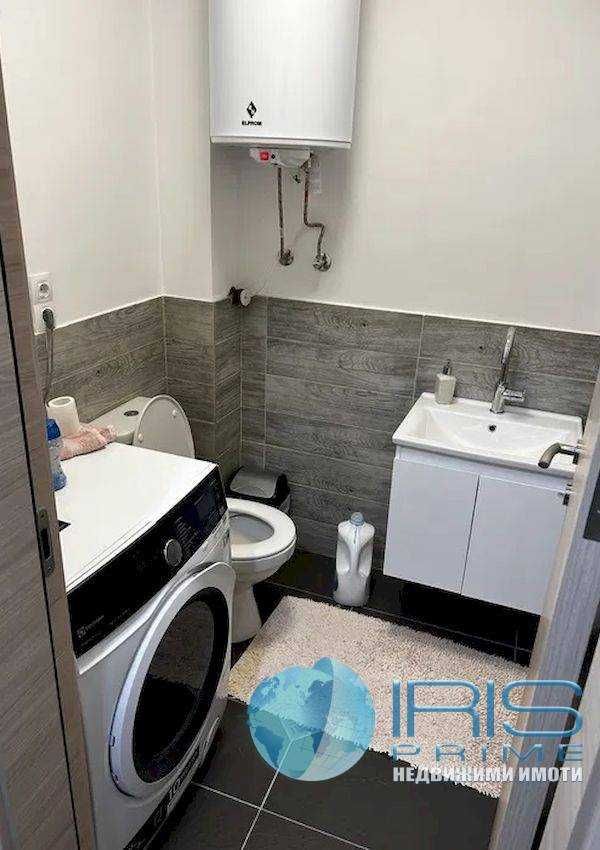 Продава се Тристаен апартамент в Шумен, 2-ри корпус - 98 кв.м за 1633 €/кв.м - Снимка #9