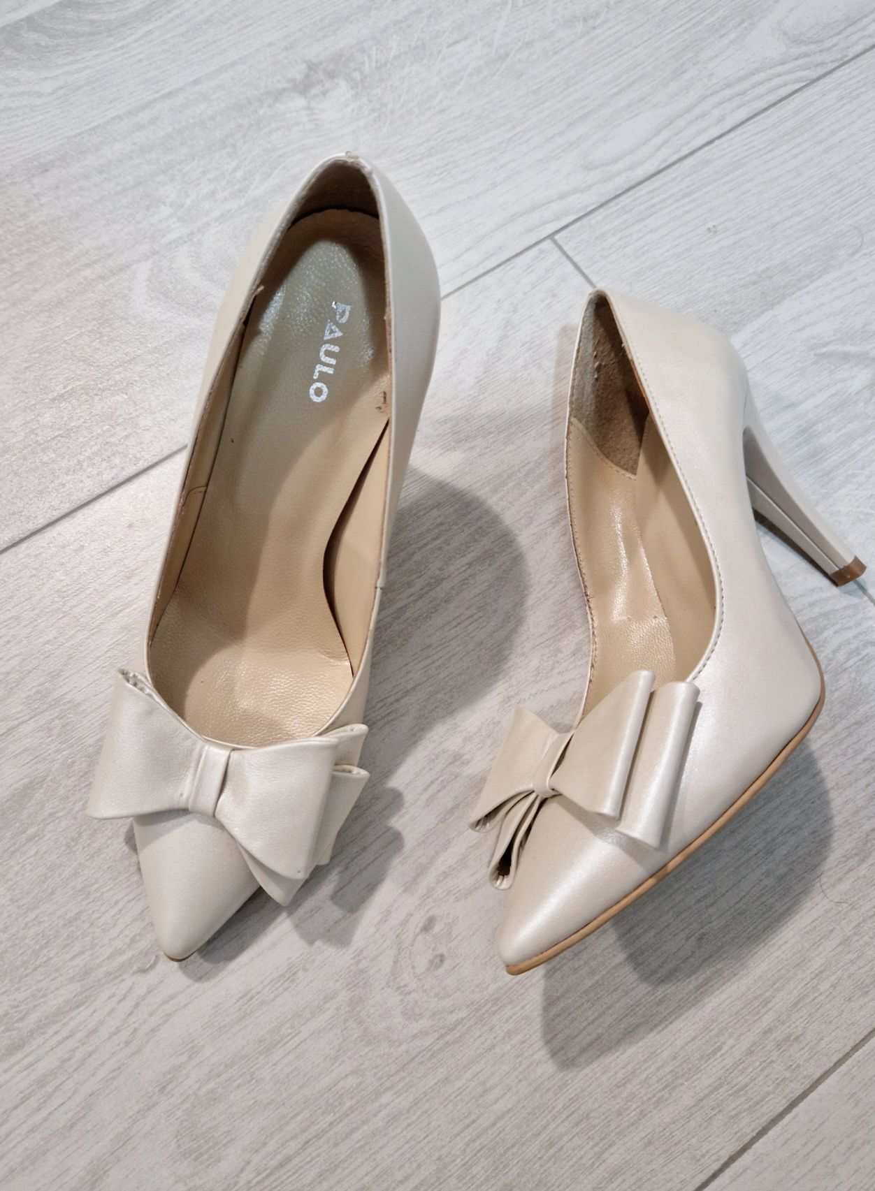 Pantofi nude piele