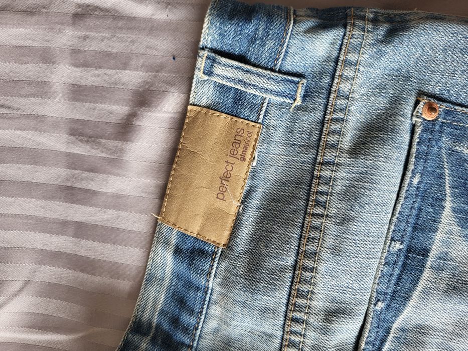 Pantaloni scurti blug dama marimea 42