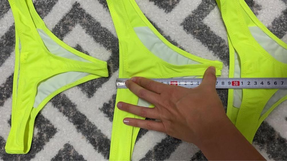 Slip baie tanga corai sau galben neon, M, nou cu eticheta  Am si alte