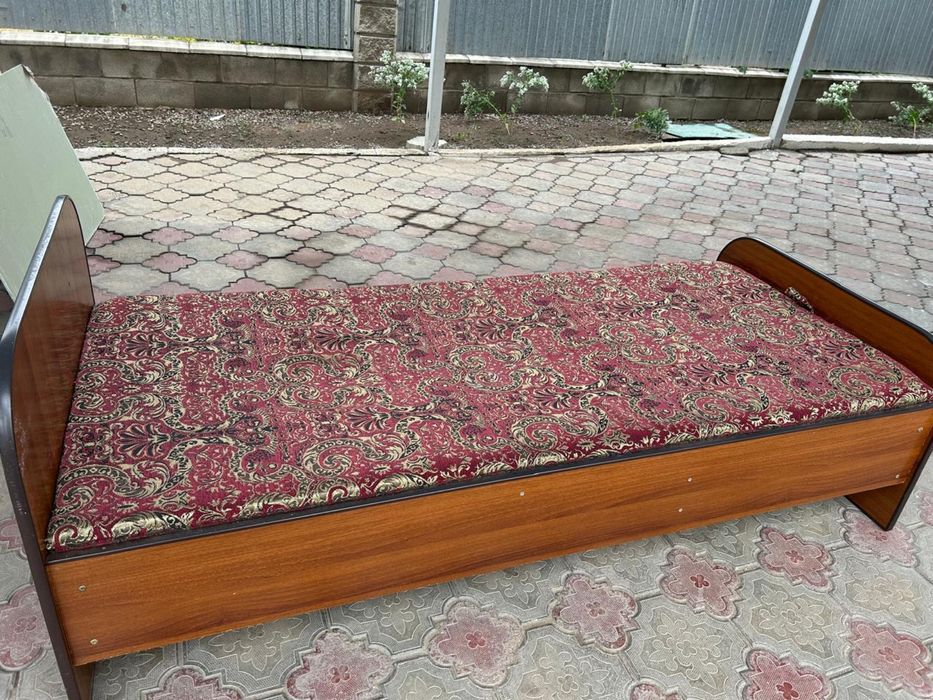 Продам кровать б/у