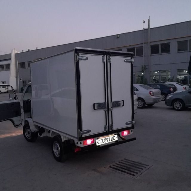 Avto tent ustanofka