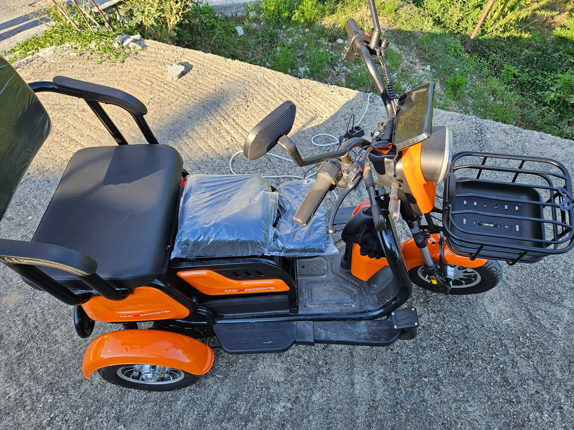 Електрическа триместна триколка MaxMotors X1 2000W