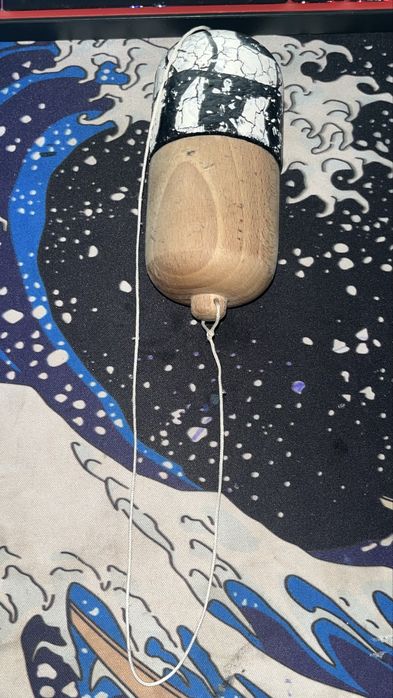 Kendama pill alba