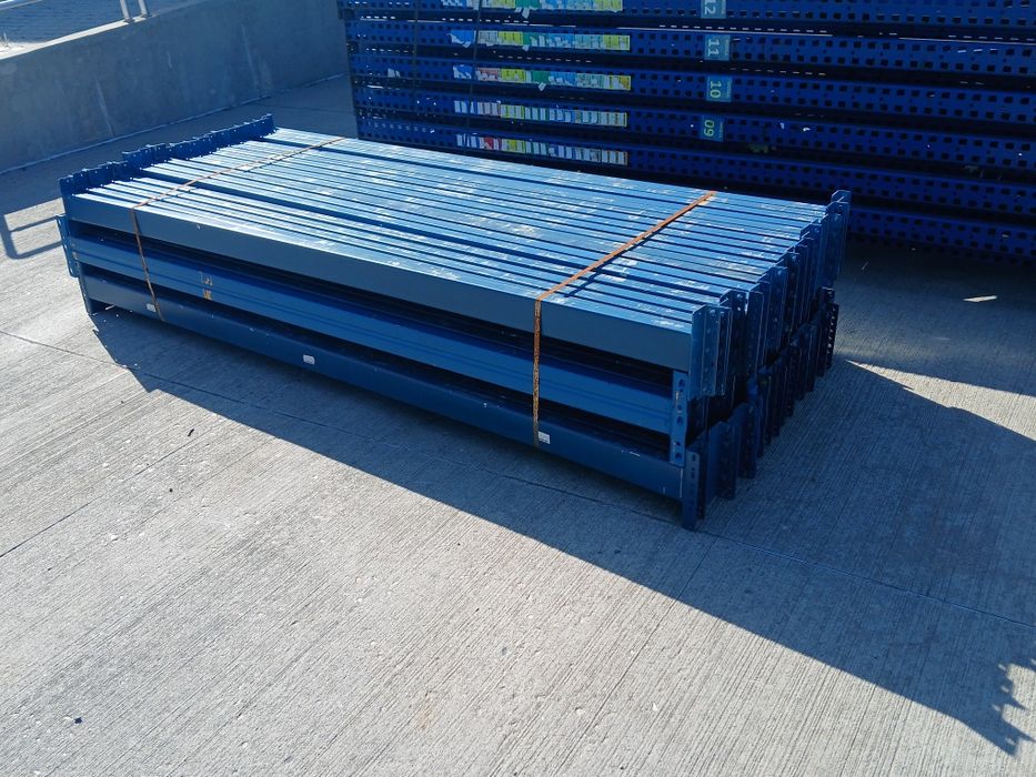 Avem rafturi metalice de vânzare