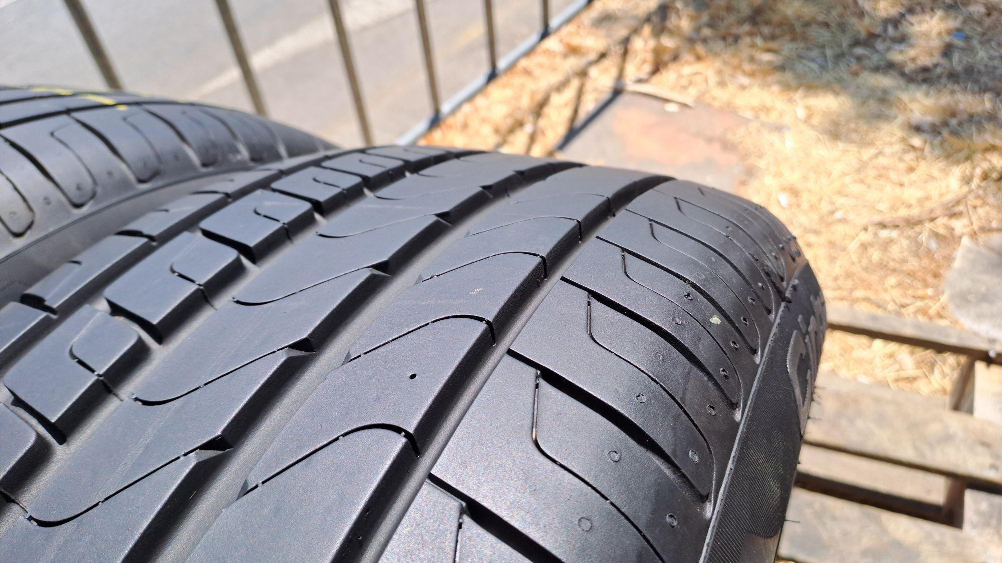 2бр. Почти Нови 225/50/17 Pirelli Cinturato P7